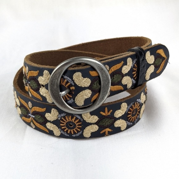 Lucky Brand Embroidered Leather Belt - Picture 2 of 6